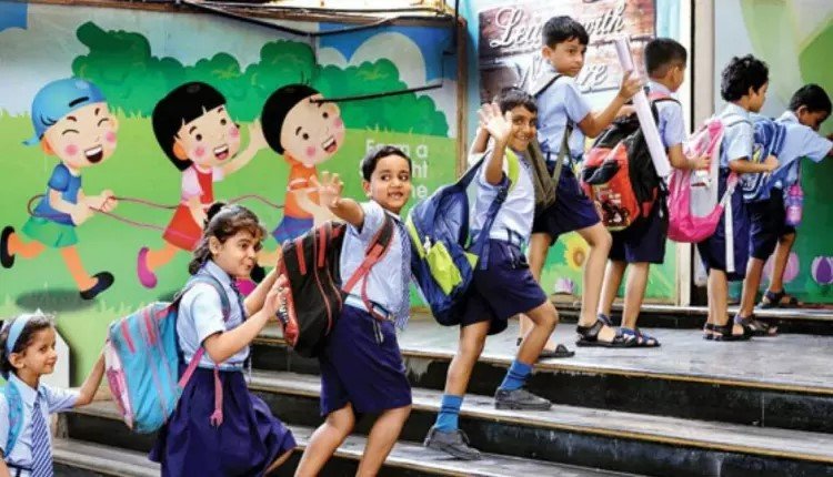 Students leaving Jhunjhunu school early in summer season