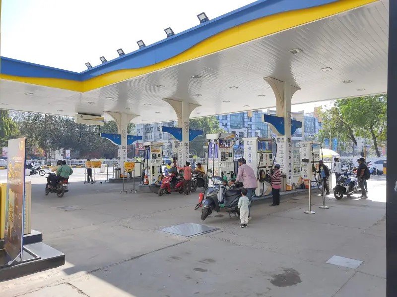 Petrol pump display showing unchanged fuel rates in Jhunjhunu