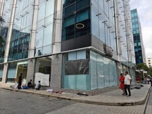 15 जुलाई 2025 को मुंबई BKC में लॉन्च हुआ भारत का पहला टेस्ला शोरूम