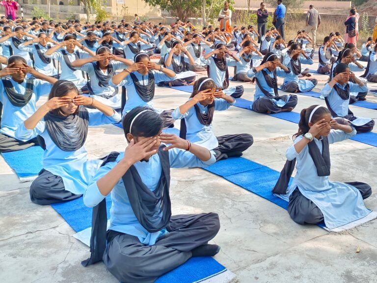 झुंझुनूं के स्कूल में योग और बाल सभा अब अनिवार्य
